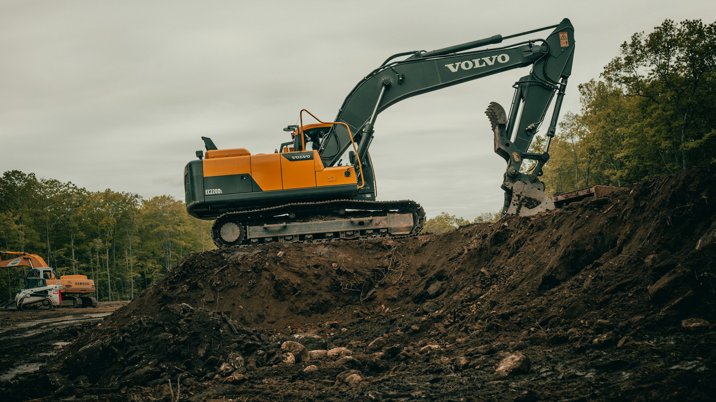 excavator, outdoor business insurance coverage